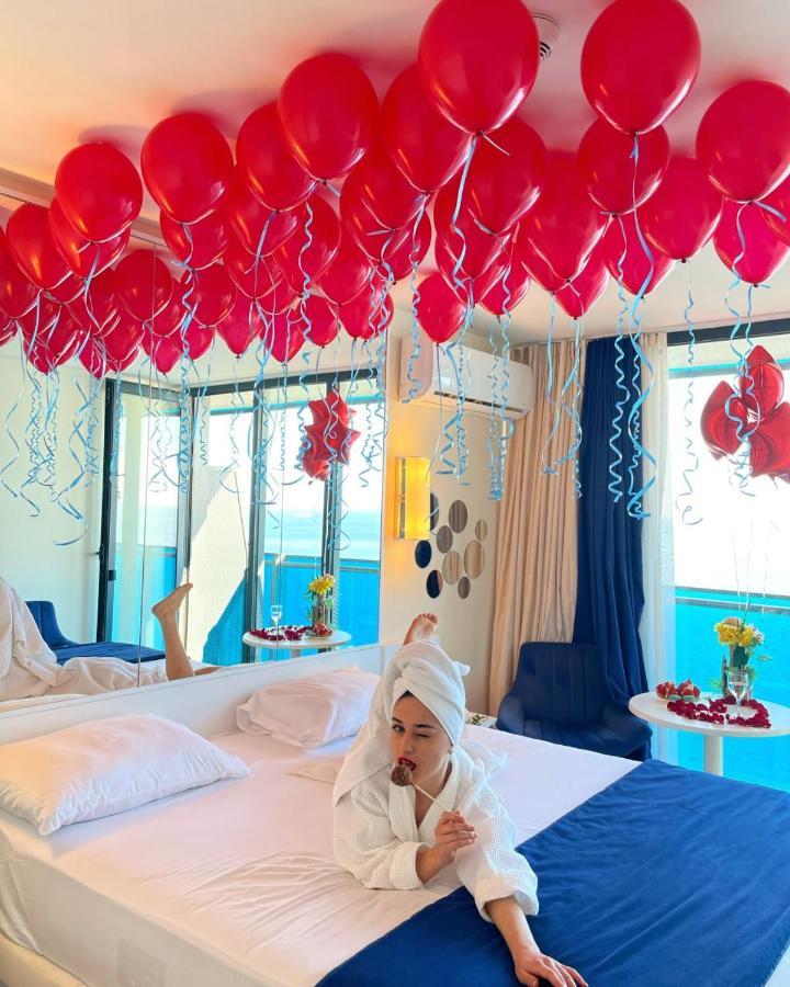Orbi City Aparthotel バトゥーミ エクステリア 写真