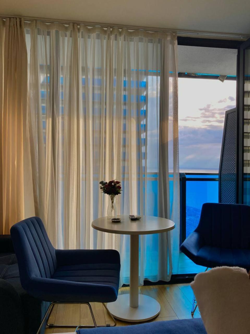 Orbi City Aparthotel バトゥーミ エクステリア 写真