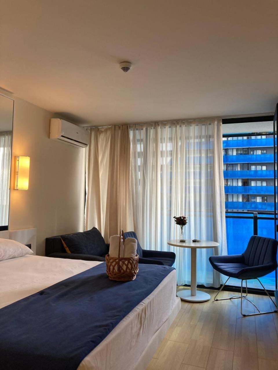 Orbi City Aparthotel バトゥーミ エクステリア 写真